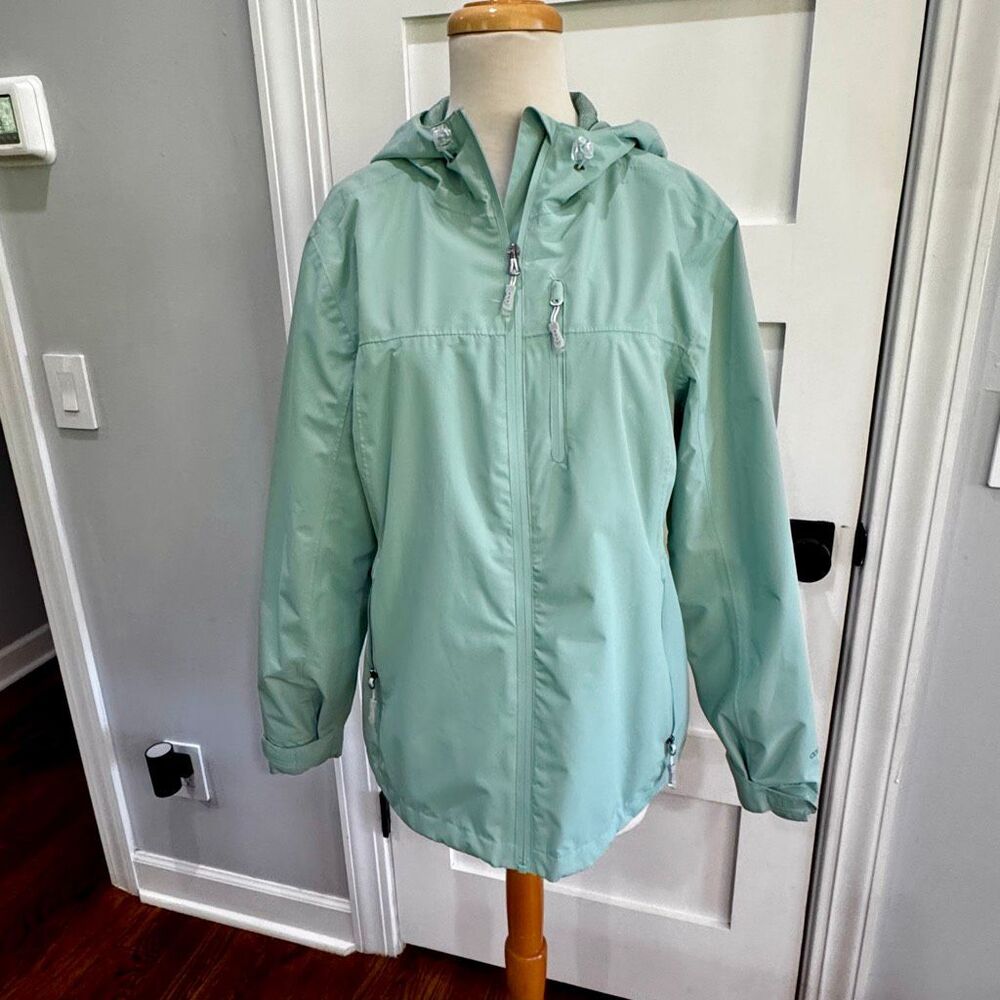 33,000 ft Women’s Waterproof Shell Jacket. Light green. Size Medium.